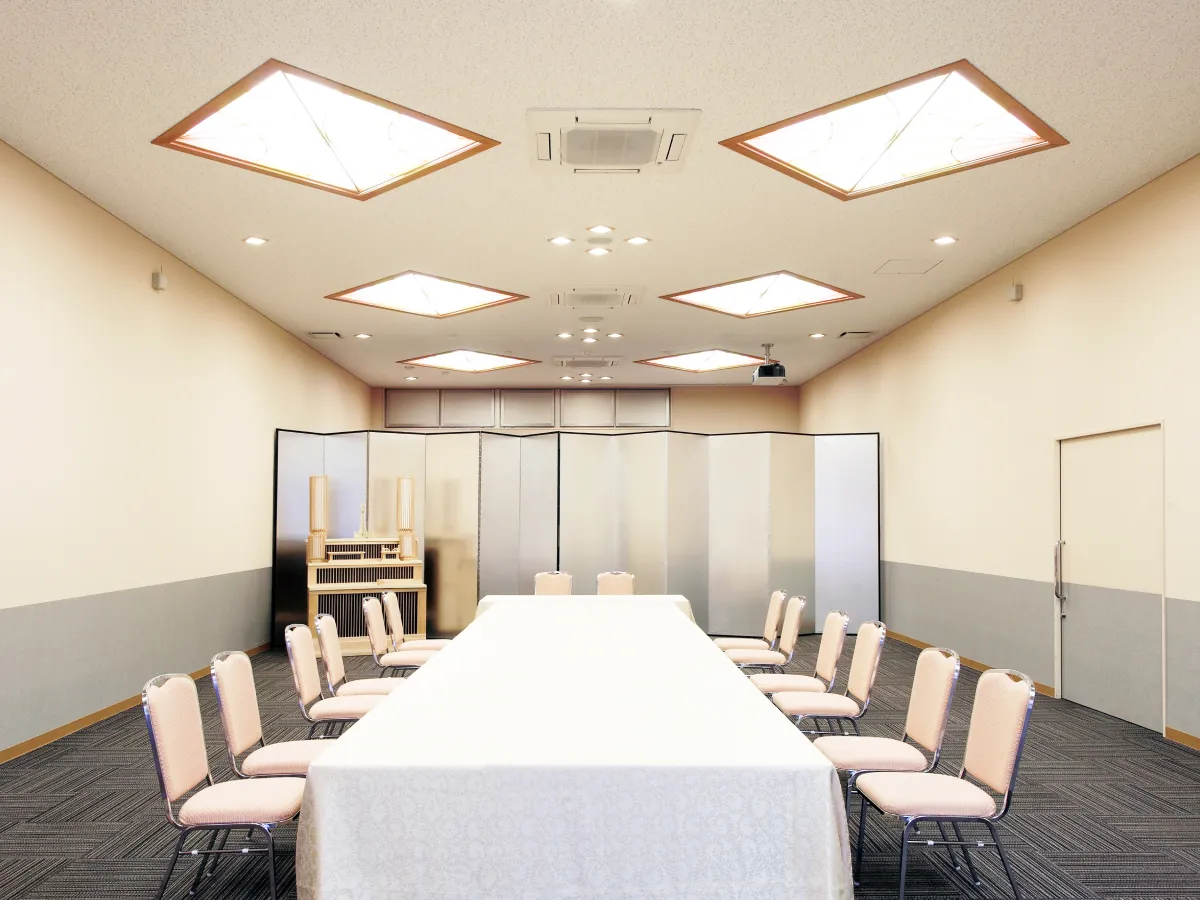 桐原安楽院の食事会場：56名まで収容可能